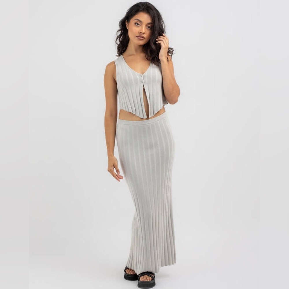 Gray Ribbed Skirt Set